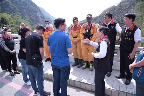 0403強震重創太魯閣砂卡礑步道 家屬悲傷招魂 花蓮縣長徐榛蔚感到萬分不捨及悲痛 更生新聞網