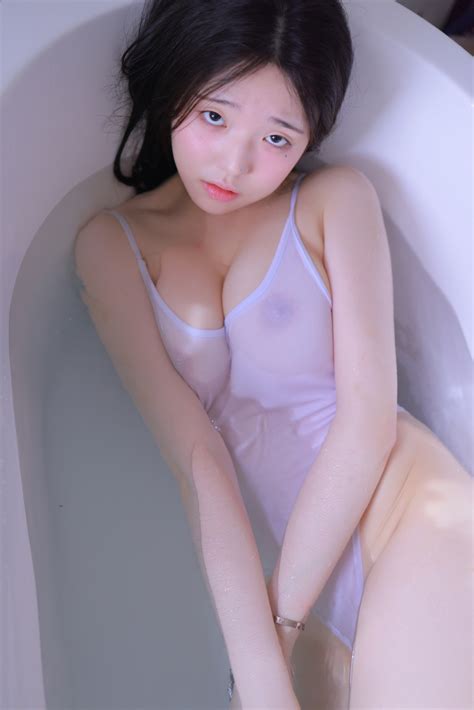 YeonWoo Yeon Woo 연우 Bath Tub Yeon Woo Bath Tub Porn Pic