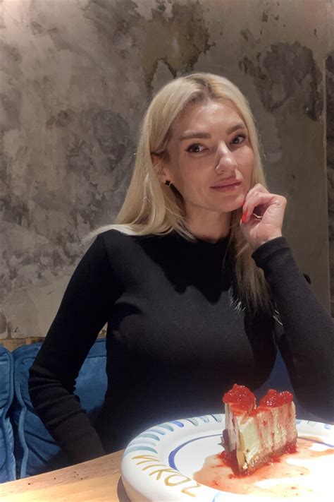 Beautiful Yuliua 48 Y O From Warsaw With Blonde Hair ID 100692