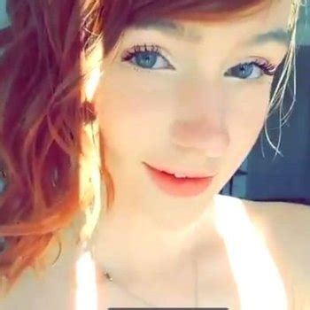 Snuggle Punk Babe Page Watch This Adult Model On FreeOnes