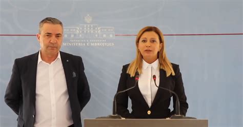 Situata nga zjarret Ministria e Mbrojtjes situata nën kontroll po