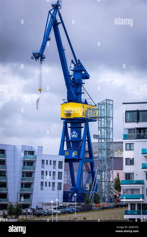 Portal Luffing Crane Hi Res Stock Photography And Images Alamy