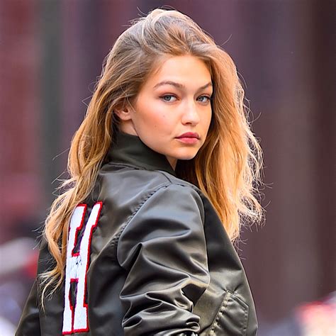 Rio De Janeiro é Palco De Ensaio Fotgráfico Da Top Model Gigi Hadid