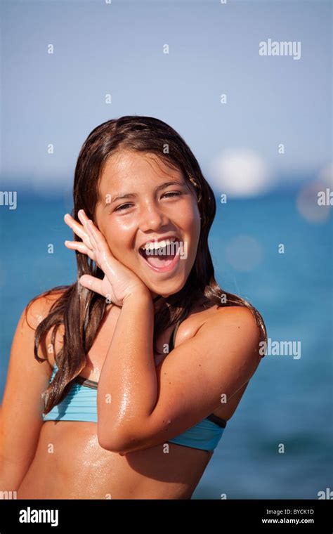 Jahre Altes M Dchen Am Strand Stockfotografie Alamy