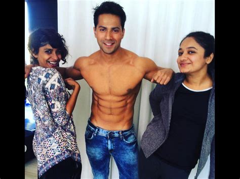 Half Naked Selfies Of Varun Dhawan That Will Arouse You Filmibeat