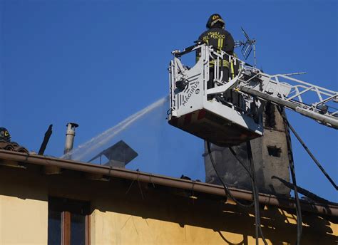 Incendio In Casa A San Lazzaro Bologna Uomo Trovato Morto Carbonizzato