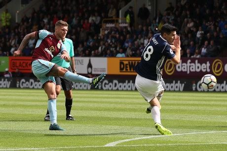 Jeff Hendrick Burnley Shoots Goal Editorial Stock Photo Stock Image