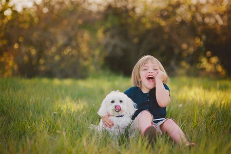 How to Pose Children (21 Posing Ideas + Tips)