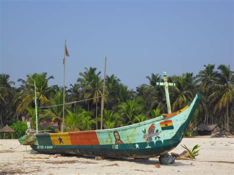 Plage d'Assinie Mafia : Bateaux : Transport : Assinie : Sud-Comoé ...