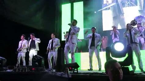 BANDA MS EN SAN LUIS POTOSI 2015 AYER LA VI POR LA CALLE Y EL