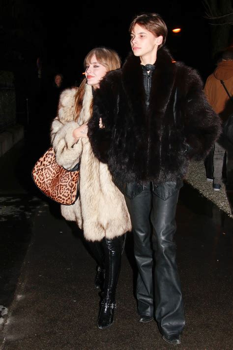 Victoria De Angelis e Luna Passos, amore ai Caraibi (mentre Damiano si