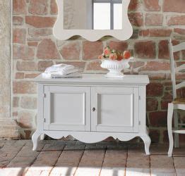 Credenza In Legno Bianco Laccato Con Pomelli Anticati Cm X