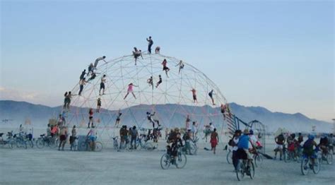 Burning Man Hippie Geleneğini Devam Ettiren Festival