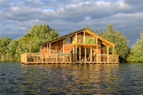 Best Lodges With Private Fishing Pegs & Fishing On Site [UK]