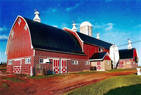 The Gilbertson Americana Barn Farm Barn Barn Pictures Barn Stables