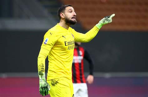 Calciomercato Juventus Donnarumma Sotto Attacco Immagine Sfregiata