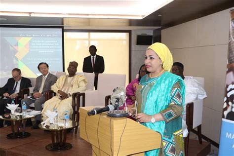 La Premi Re Dame Du Niger Dr Lalla Malika Issoufou A Pr Sid L