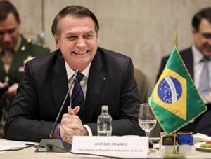 AGU recorre de decisão que obrigou Bolsonaro a usar máscara