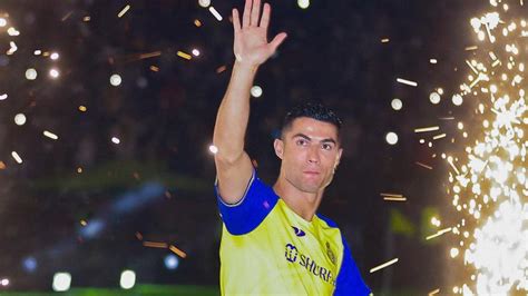 Cristiano Ronaldo Enfin Inscrit à Al Nassr Voici Quand Il Fera Ses