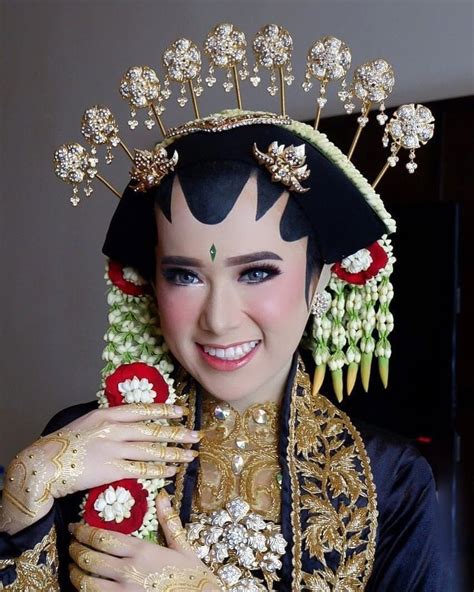 Detail Gambar Pengantin Adat Jawa Koleksi Nomer 5