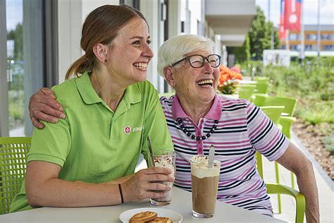 Zum Tag der Pflege am 12 Mai Pflegenden in den Fokus rücken