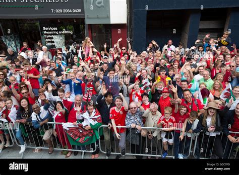 Welsh Football Fans High Resolution Stock Photography And Images Alamy