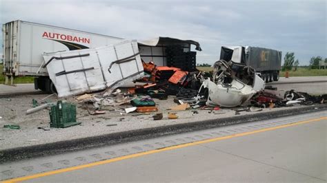 Highway 401 Reopens After Fatal Crash Involving Tractor Trailers Cbc News