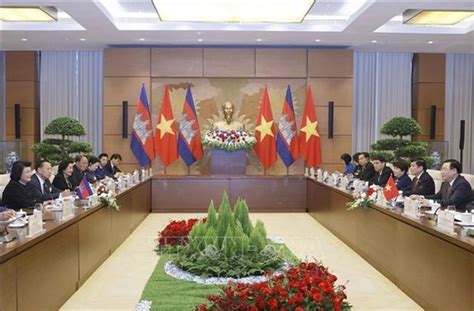 Visita De Presidenta De Asamblea Nacional De Camboya A Vietnam Fomenta