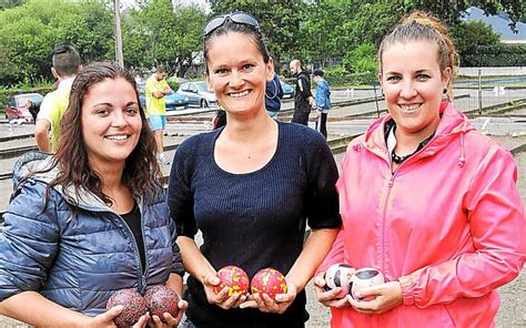 Boules Bretonnes Triplettes Au Concours Le T L Gramme