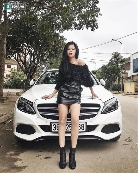 Từ tấm hình chụp vội trong thang máy cô nàng tuổi bỗng hot trên mạng xã hội
