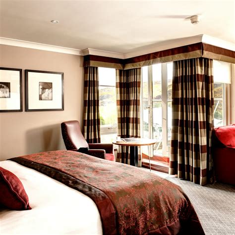 Luxury Hotel in Edinburgh City Centre | Holyrood Hotel