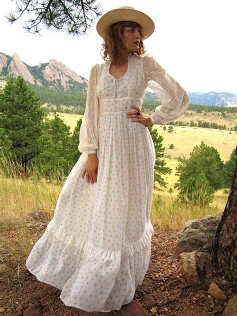 Gorgeous 1970s Cream And Floral Gunne Sax Maxi Dress Etsy Vintage