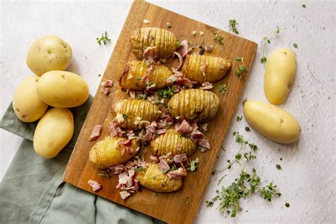 Hasselback potatoes with bacon butter - A Better Choice