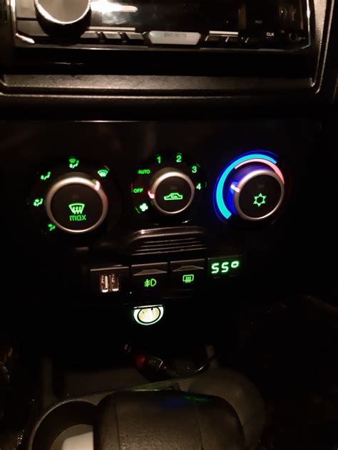 Установка usb зарядки Штат — Lada Калина 2 хэтчбек, 1,6 л, 2014 года ...