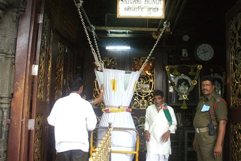 tirupati temple offerings  demonetised notes  pouring