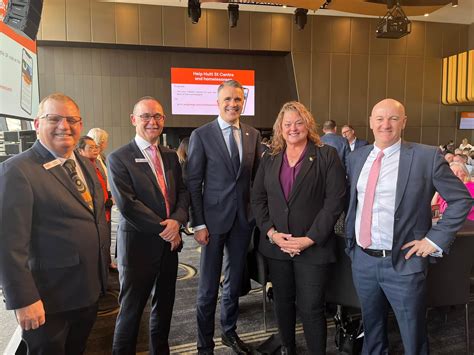 Contracts signed for 400 new public houses - Inside State Government