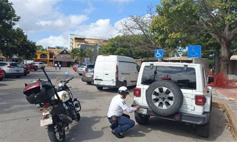 En aumento las multas en Cancún por estacionarse en zona de