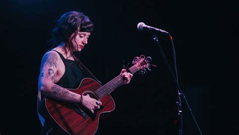 Waxahatchee Covert Springsteens „streets Of Philadelphia“