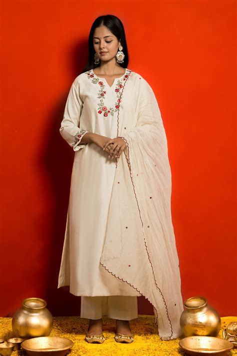 Buy Ivory Pure Silk Chanderi Embroidered Resham Thread Floral Kurta Set