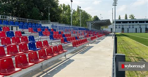 Polonia Bytom ma nowy stadion Po pięciu latach przerwy zagra u siebie