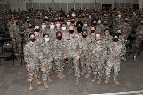 U S Army Cac Commander Visits Medcoe Article The United States Army