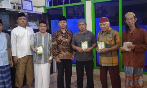 Penyuluh Gondokusuman Bimbing Baca Quran Bapak Bapak Lansia Kantor