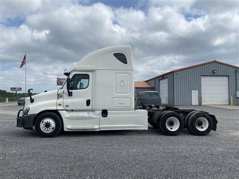 Freightliner Cascadia For Sale Sleeper Truck