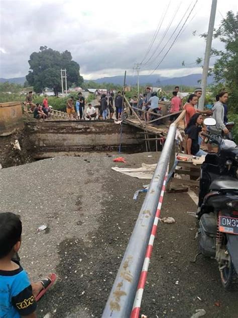 Jembatan Rusak Akibat Banjir Bandang Jalur Transportasi Ke Morowali