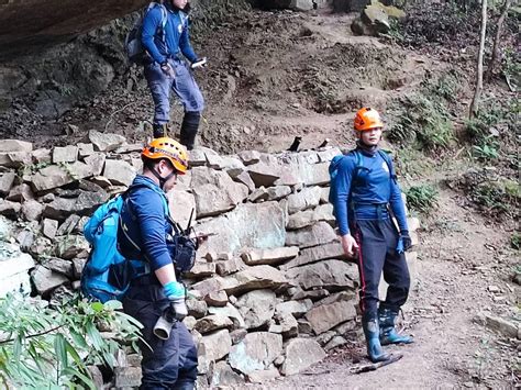 6旬男三峽登山墜谷亡！愛犬護主「聽哨聲有回應」才讓搜救員找到人 社會焦點 太報 Taisounds