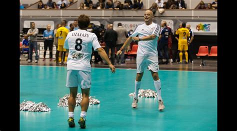 Photo Bixente Lizarazu Et Pascal Obispo Lors Du Foot Concert Qui Se