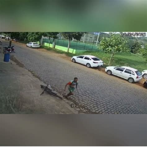 Homem furta bicicleta e acaba perseguido por pelotão do Exército RJ