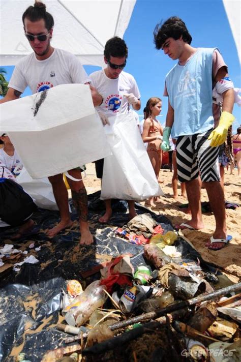 Lixo Nas Praias De Salvador