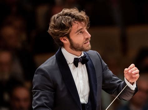 lorenzo viotti gulbenkian musica