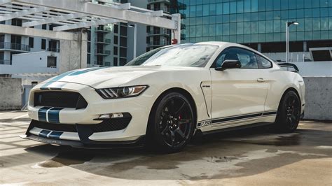 2020 Ford Shelby Gt350r Review The Track Toy Were All Going To Miss